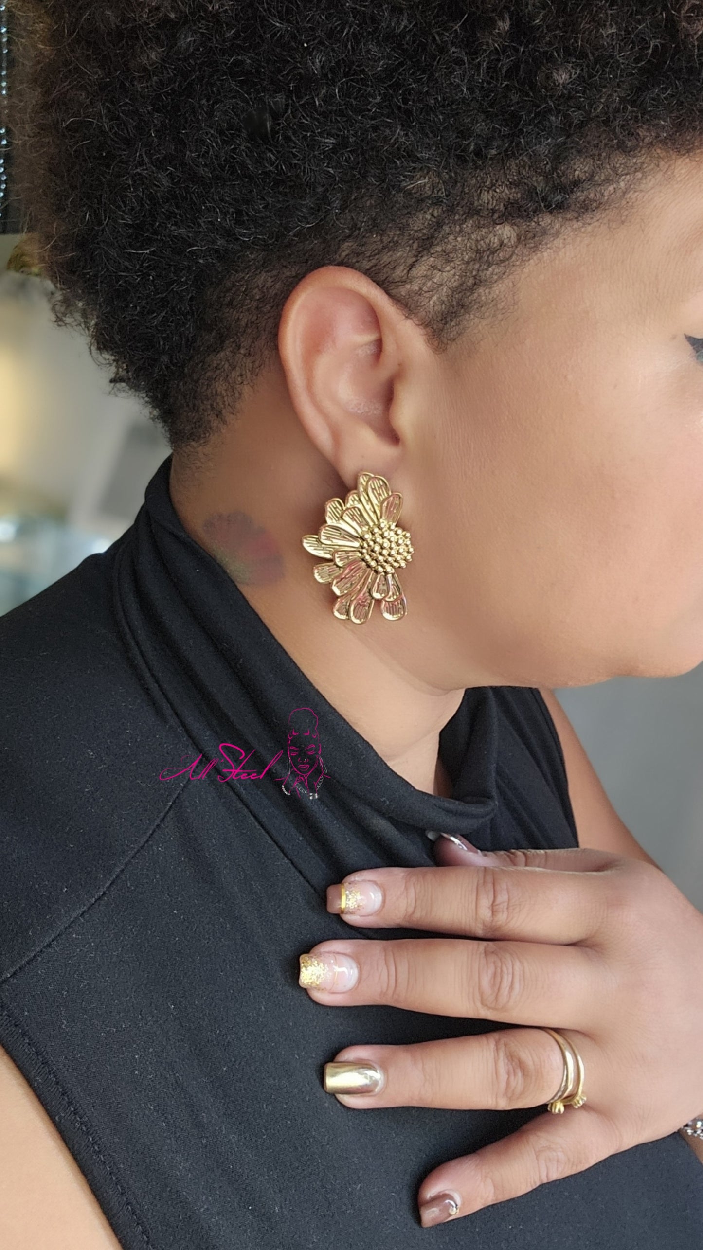 Boucles d’oreilles florales dorées en acier inoxydable
