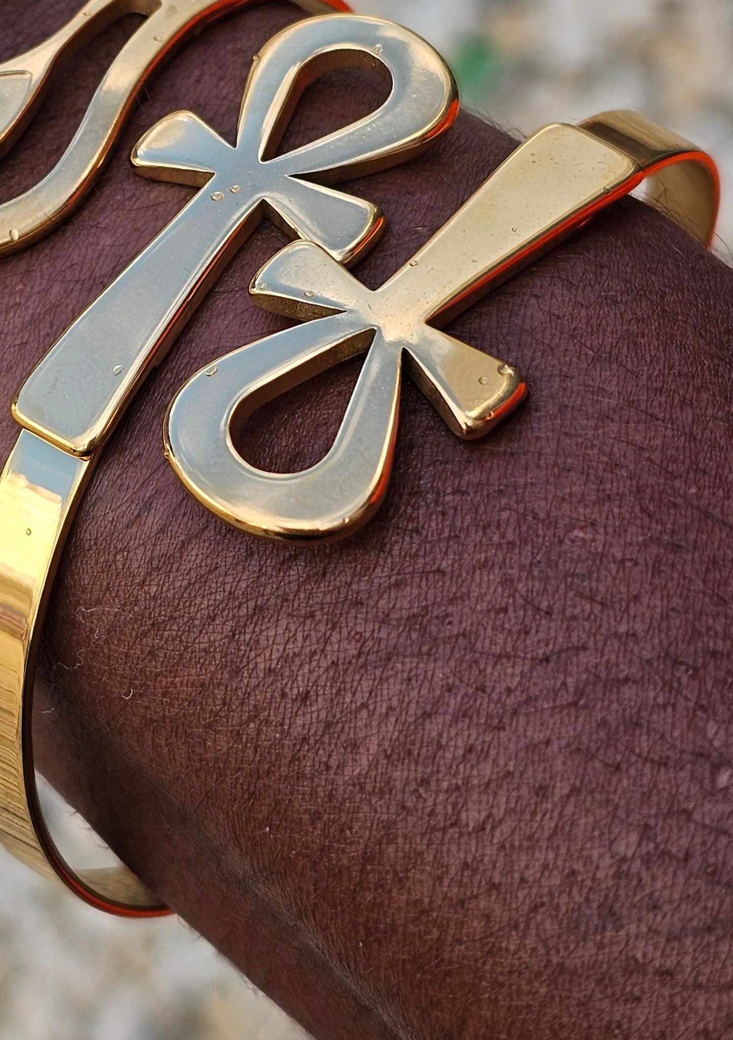 Bracelet Ankh doré en acier inoxydable